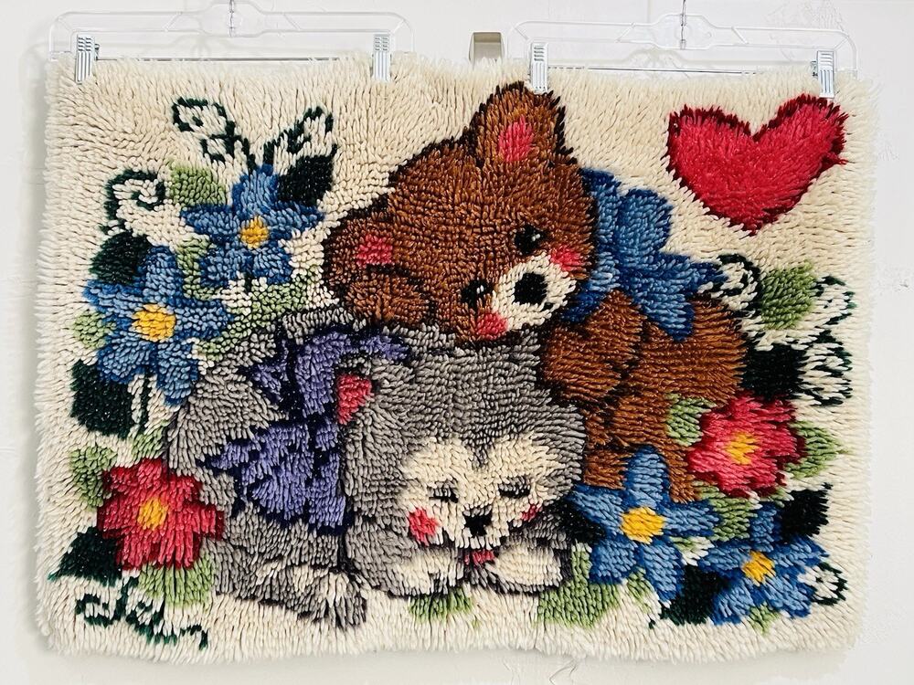 Vintage Latch Hook Rug Wall Hanging Bears Heart Completed Finished #4381 Baby Mo